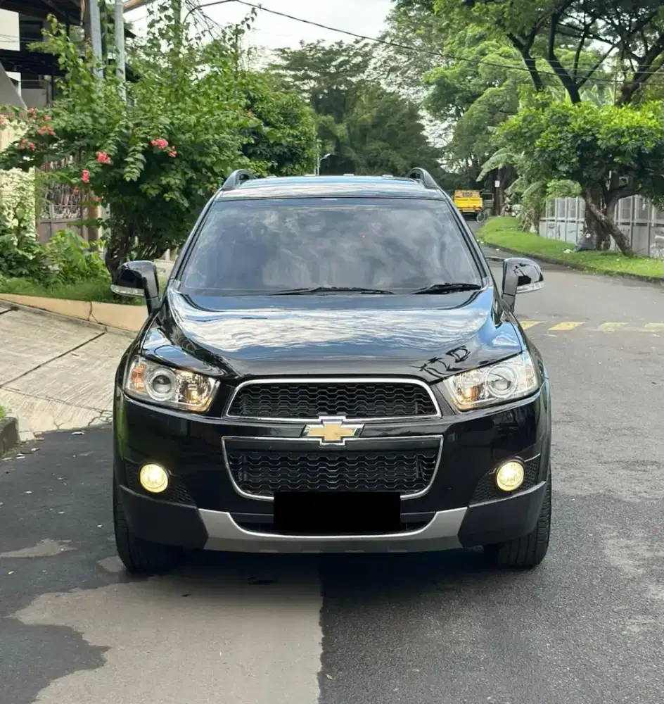 [KM 70RB] Chevrolet Captiva 2.0 Diesel Turbo 2012 Hitam Istimewah