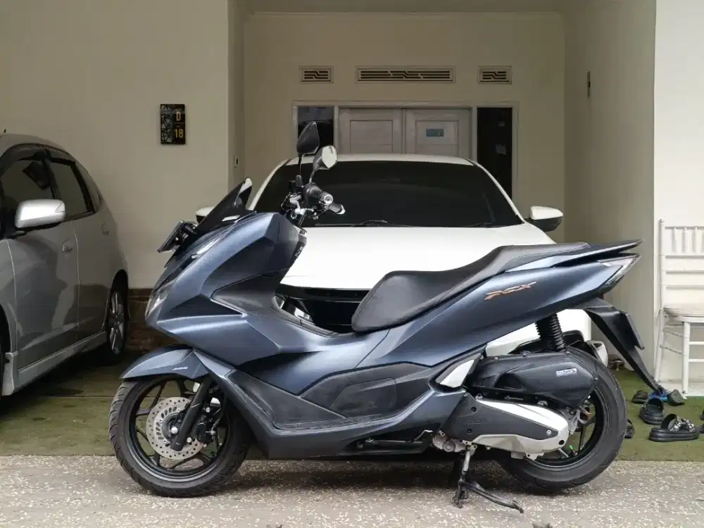 Pcx abs 160 tahun 2022 pajak isi/tt boleh gan cash lebih bagus