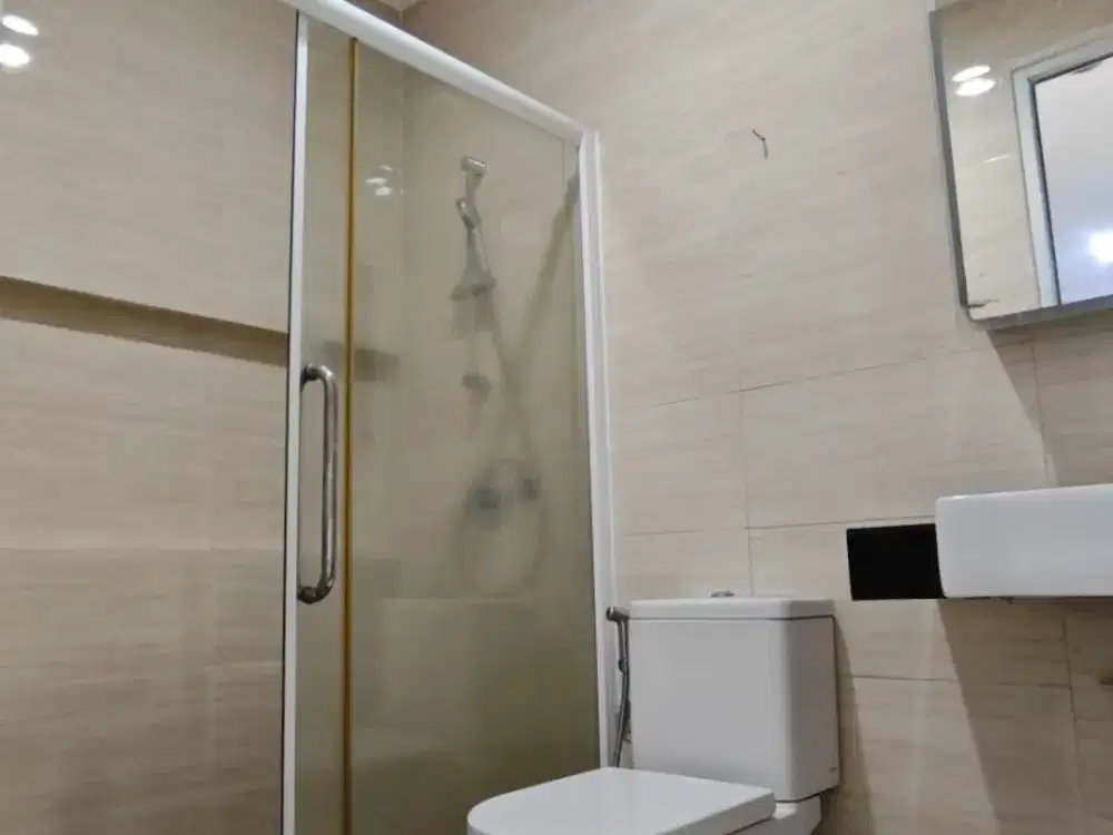 Dijual Rumah Green Lake City West Europe 8x15 Renovasi Bagus Harga Termurah 4 M nego