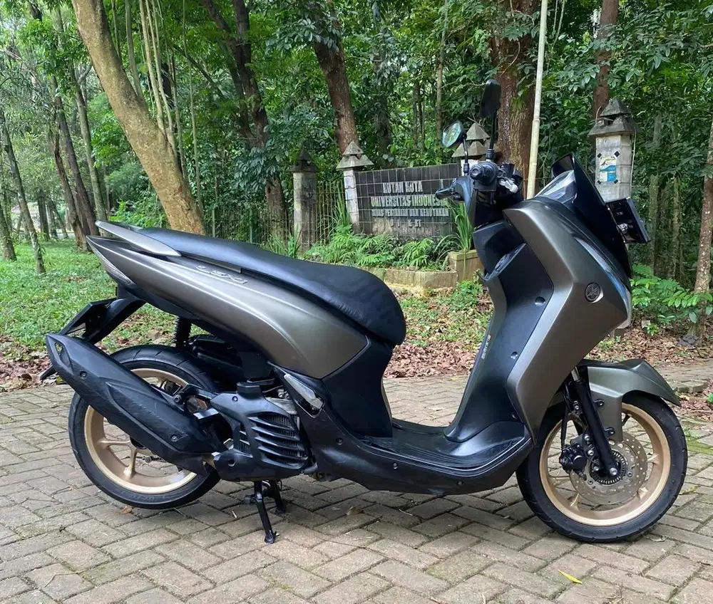 Motor Yamaha Lexi 125 VVA MULUSSS Pajak Hidup Panjang