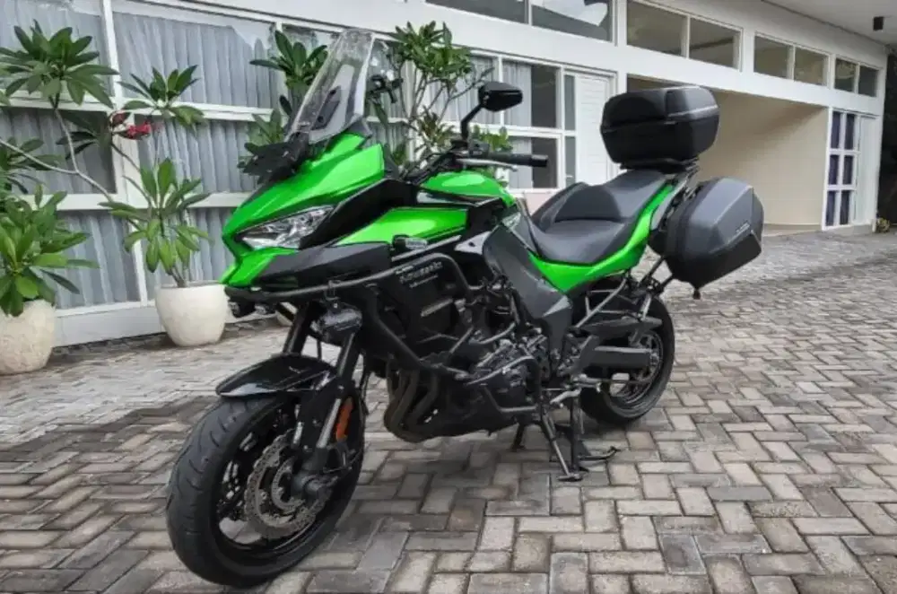 Kawasaki Versys 1000 nik 2022 Like New