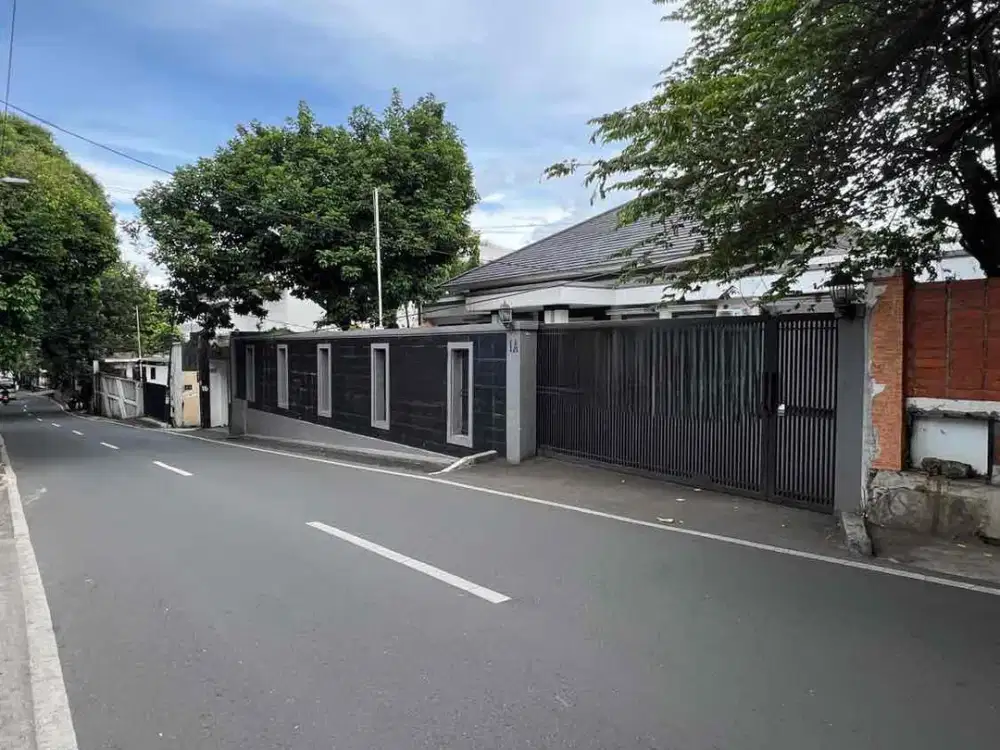 Rumah 1 Lantai Bangka Kemang Strategis, Jarang Ada, LT 696 m² Kolam Renang Harga Nego