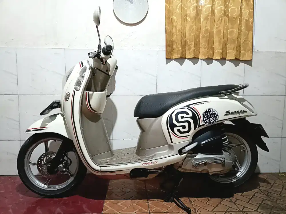 Scoopy tahun 2014 plat B/tt boleh gan cash lebih bagus