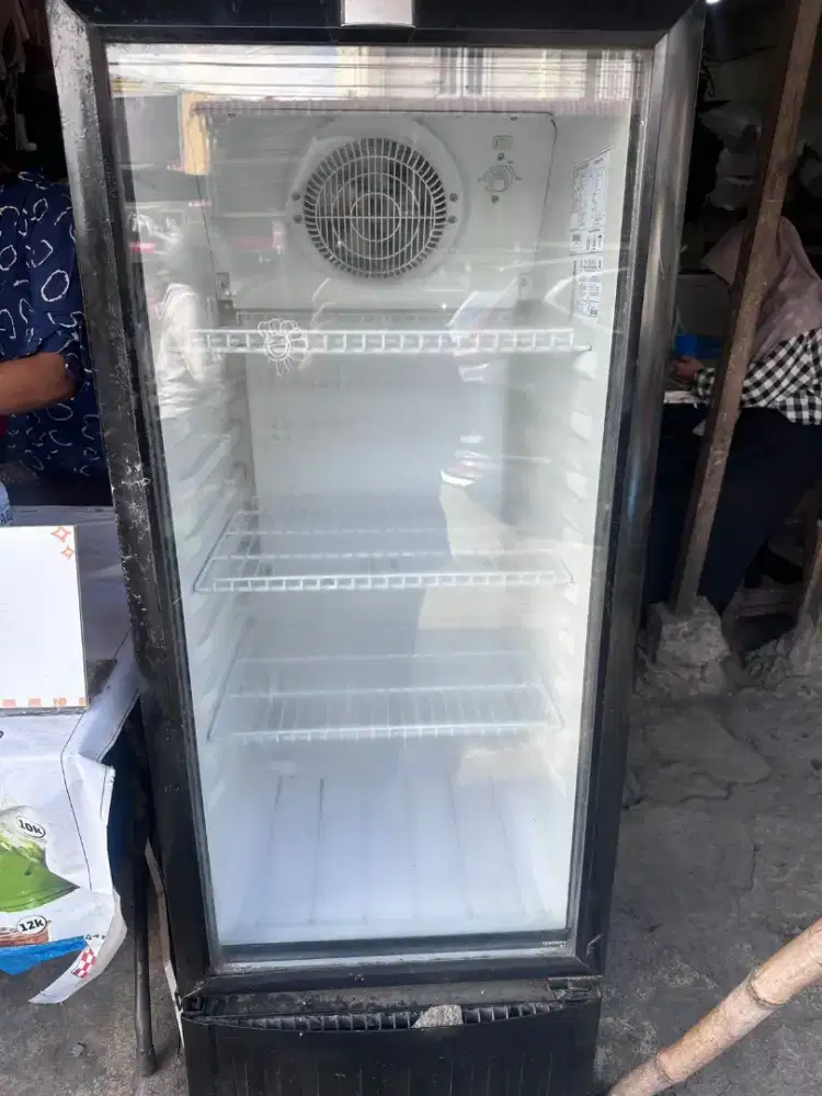 Showcase/Kulkas Merk RSA 4 rak