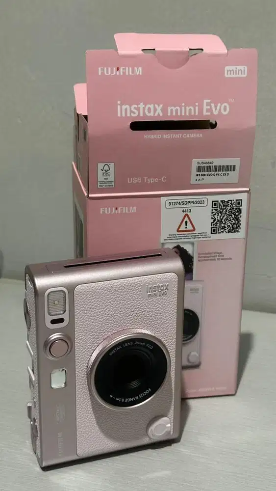 fuji fulm instax mini evo