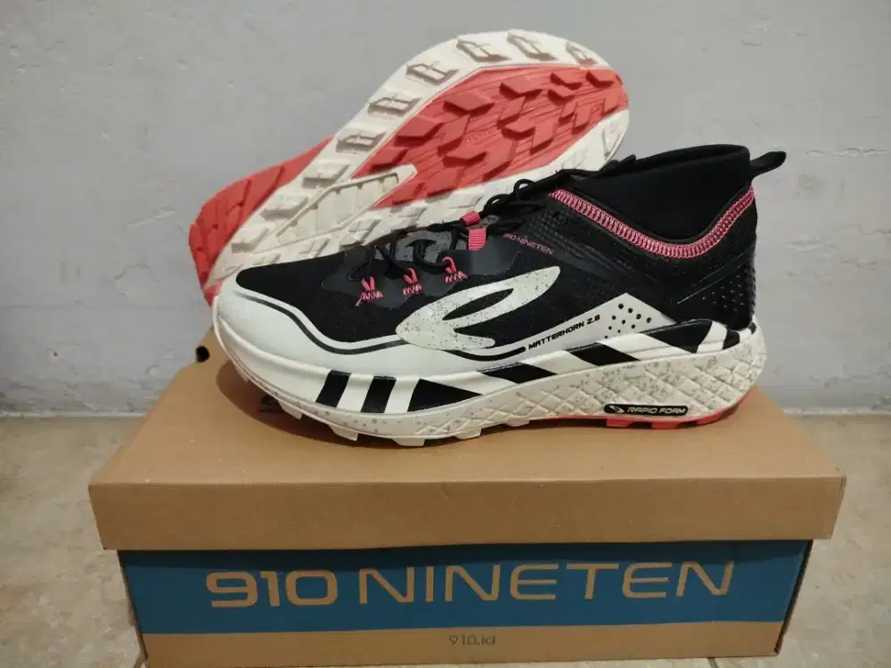 910 Yuza Matterhorn size 41