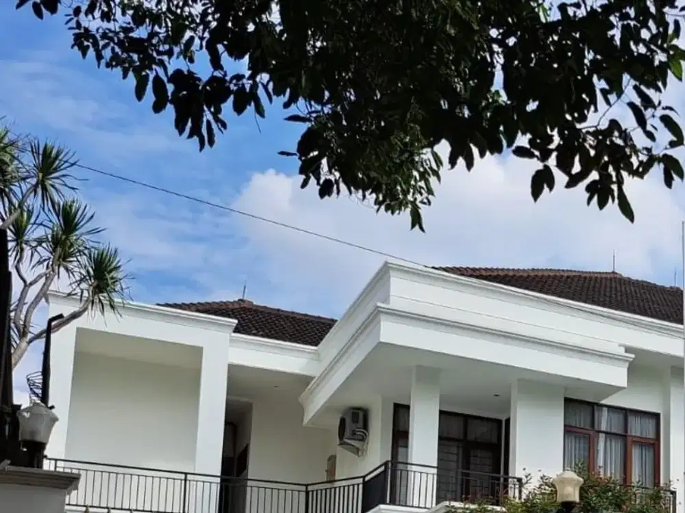 6 Bedroom + 1 Study Room House at Patra Kuningan – available Jun2026