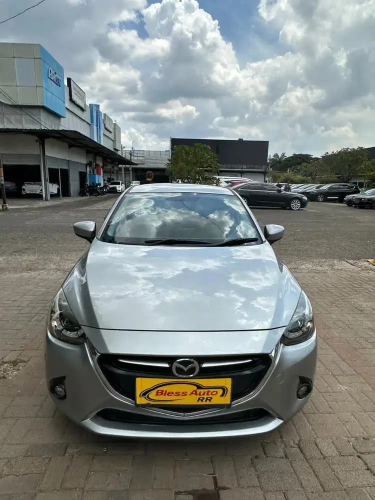 Mazda 2 R 2015 silver 2014 / GT 2016 istimewa