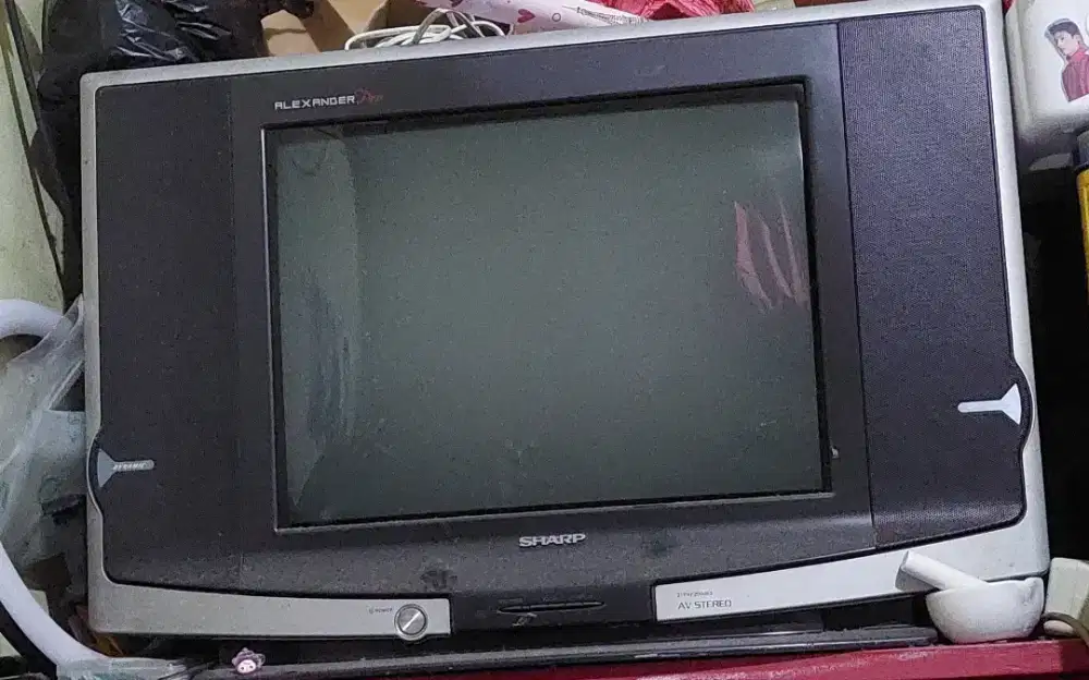 TV sharp bekas masih hidup