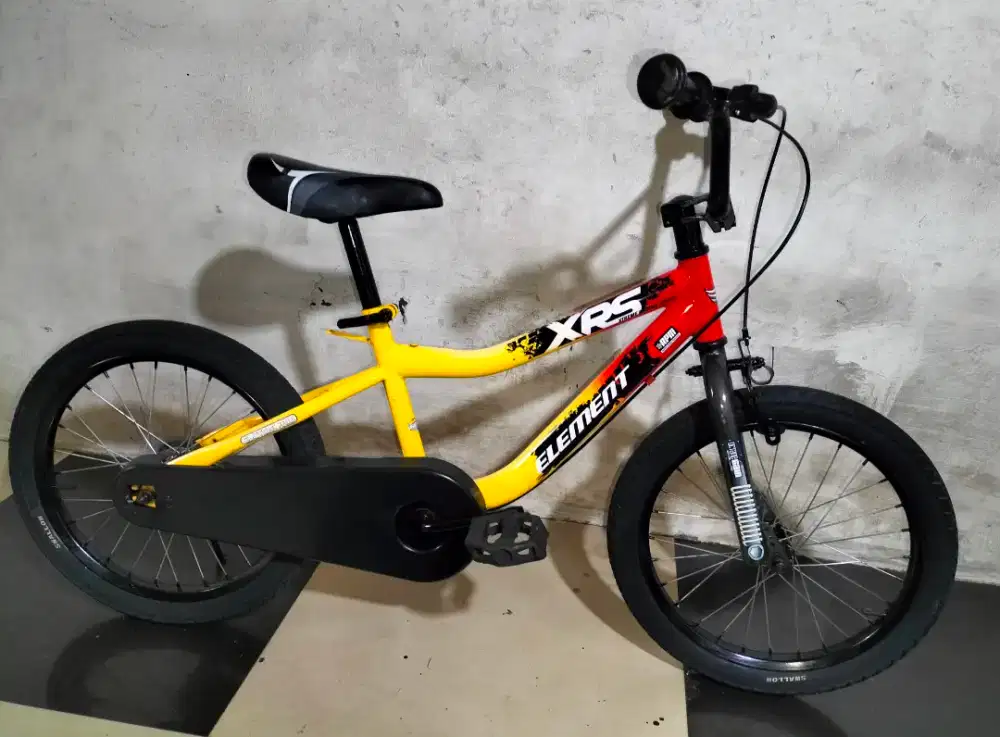 Sepeda BMX element ukuran 18 untuk usia 6 sampai 10 tahun