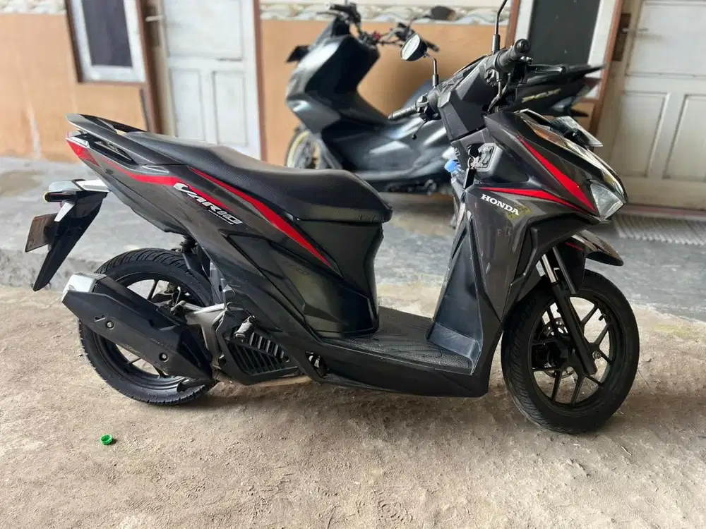 Dijual motor vario 125 tahun 2018
