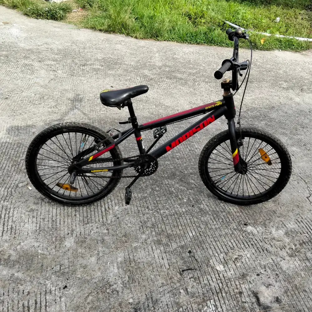 Sepeda anak type BMX ukuran 20