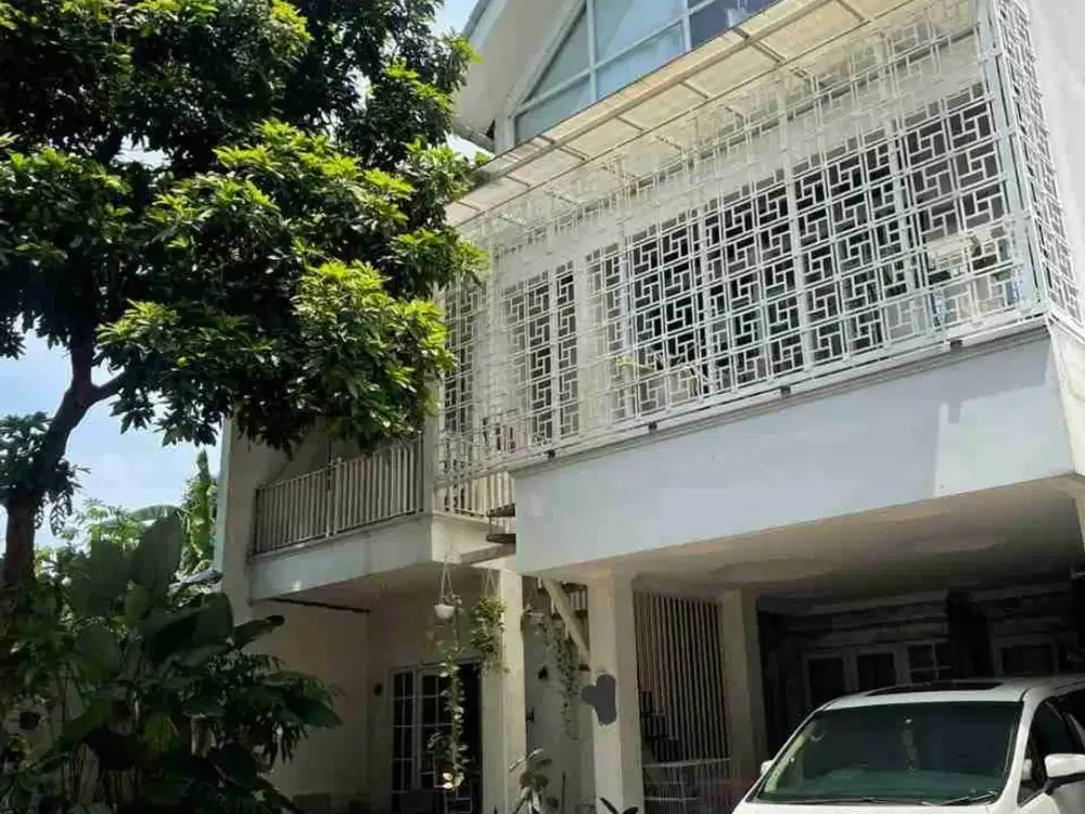 Dijual Rumah Hook Mewah 3 Lantai di Grand Cibubur Country Cikeas – 6 KT, SHM, Siap Huni!