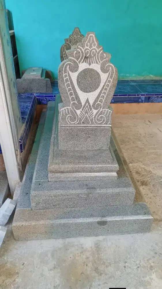 batu nisan costum pareatif