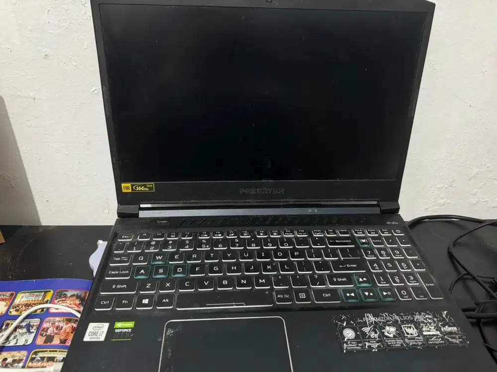 Predator Helios 300. Cek deskripsi