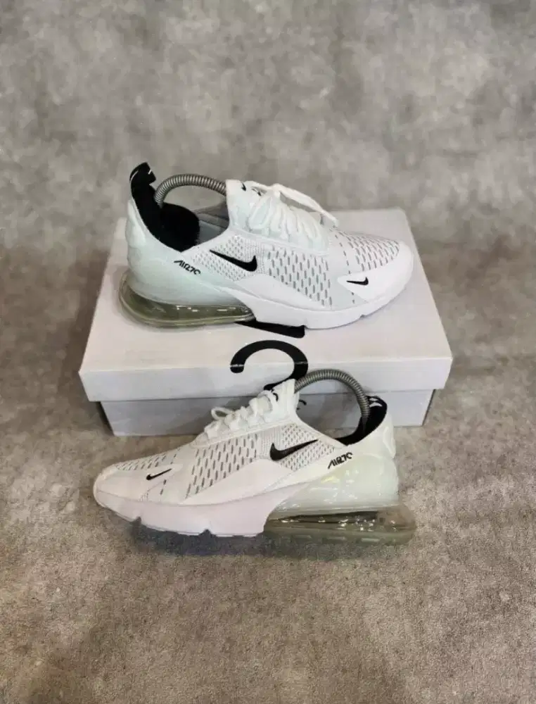 Sepatu Sneakers Putih PRIA AIR