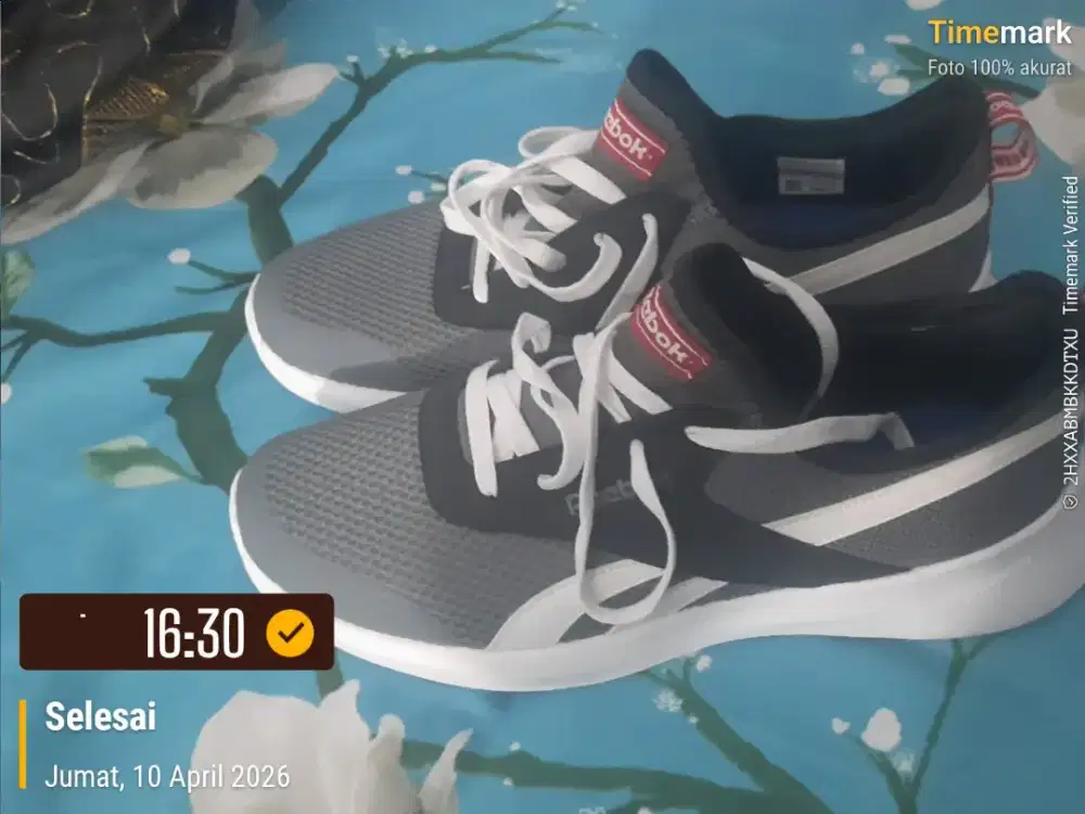 Sepatu Reebok Astro Cruise size : 42