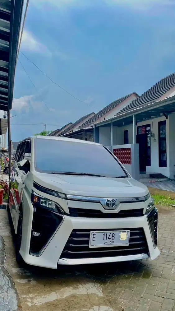 Jual Toyota Voxy 2020 At