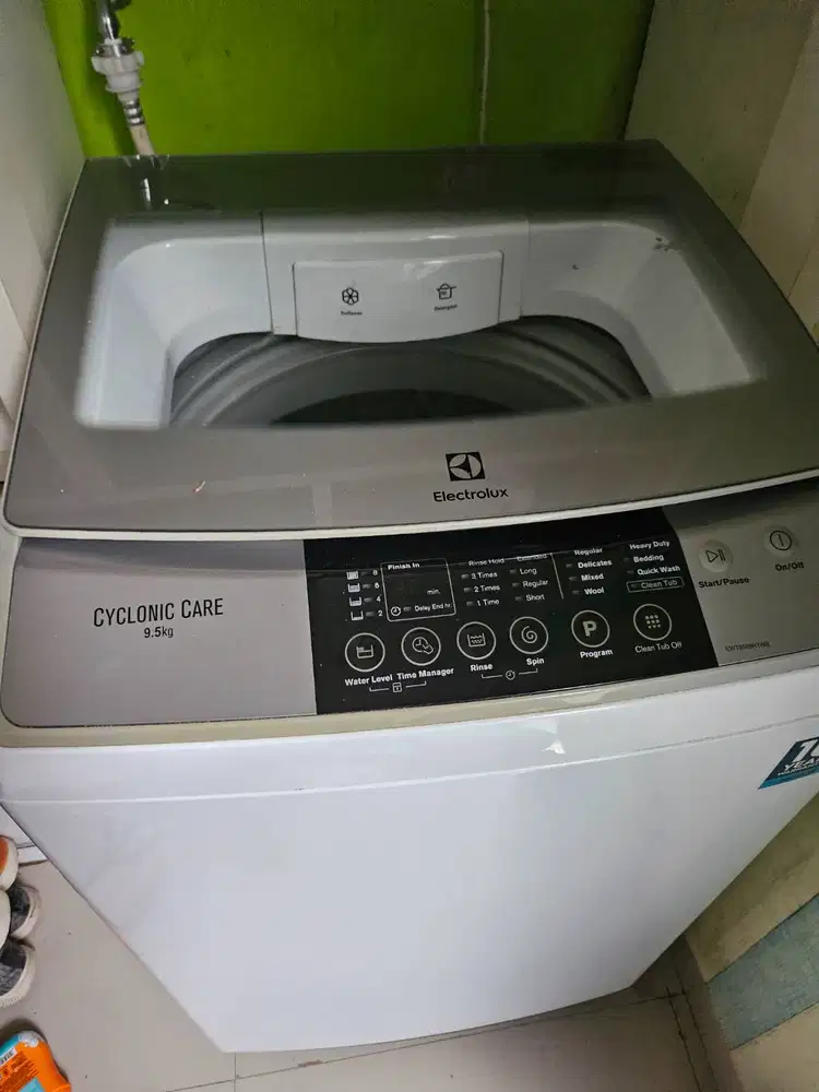 Mesin cuci electrolux top loading  9.5kg