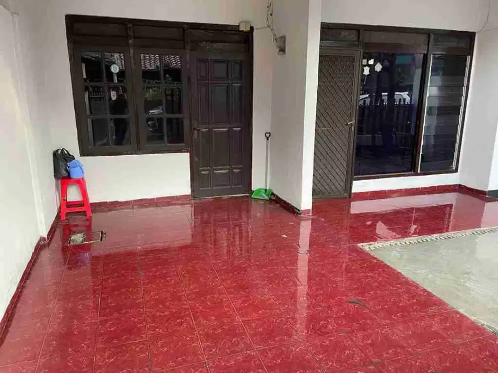 Disewakan Rumah 1,5 Lantai Kutisari Indah