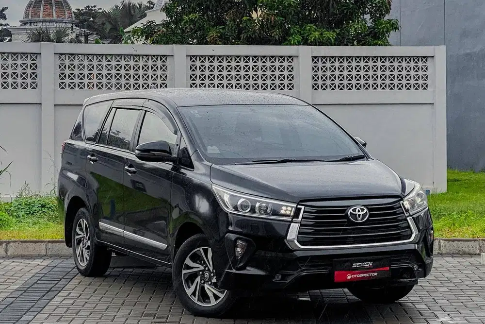 Toyota Kijang Innova 2.4V 2.4 V Diesel Solar AT Matic 2021 Hitam
