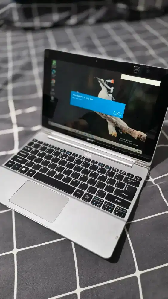 Laptop Acer Aspire SW5 2 in 1 kondisi ok Cocok Untuk Belajar,nonton ok