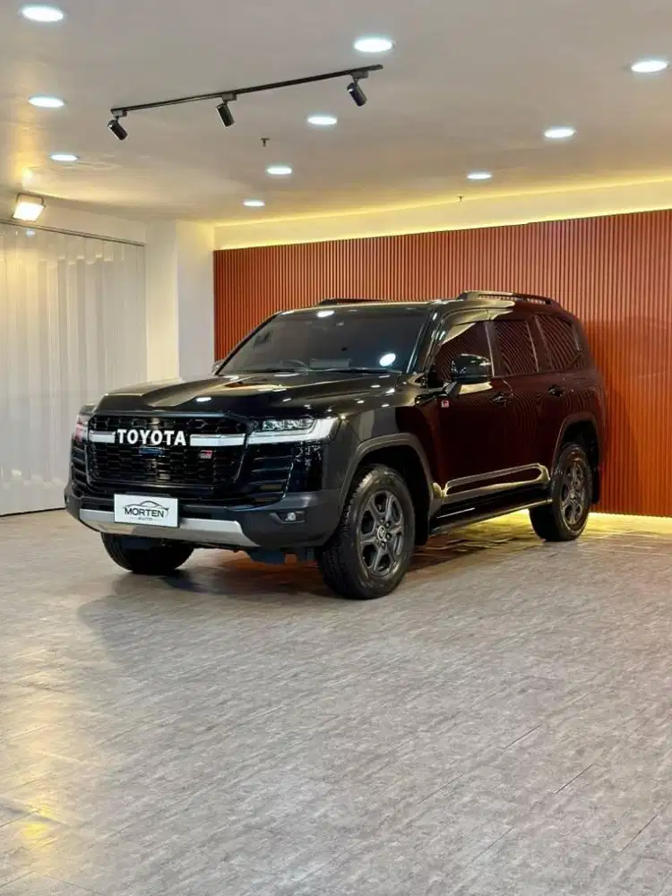 Toyota Land Cuiser 300 GR Sport Tahun 2023 Km11Rb Record