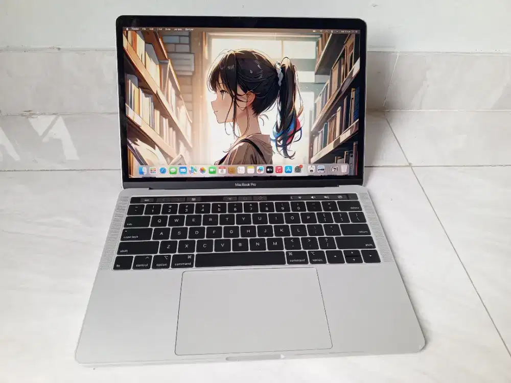 DIJUAL CEPAT LAPTOP MACBOOK PRO 2018 CORE I7 RAM 16 SSD 256 MASIHBAGUS