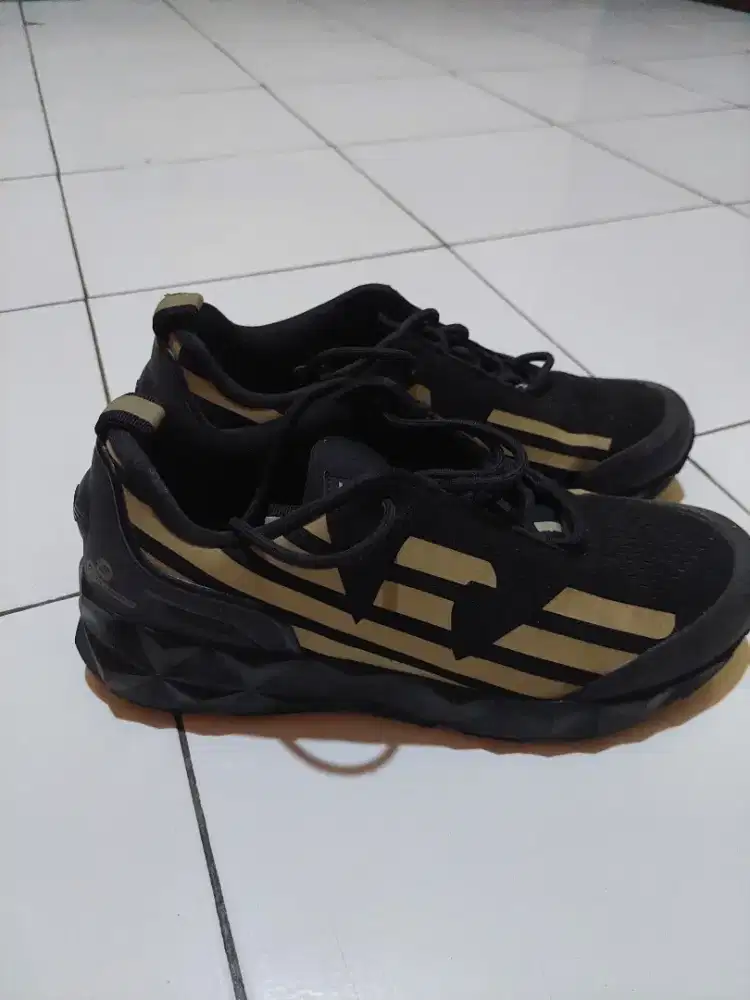 Sepatu original Emperio Armani EA7
