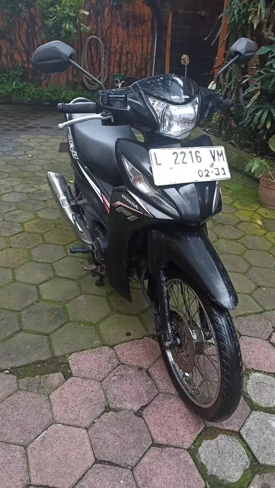 Jual sepeda motor honda Revo fi 2016