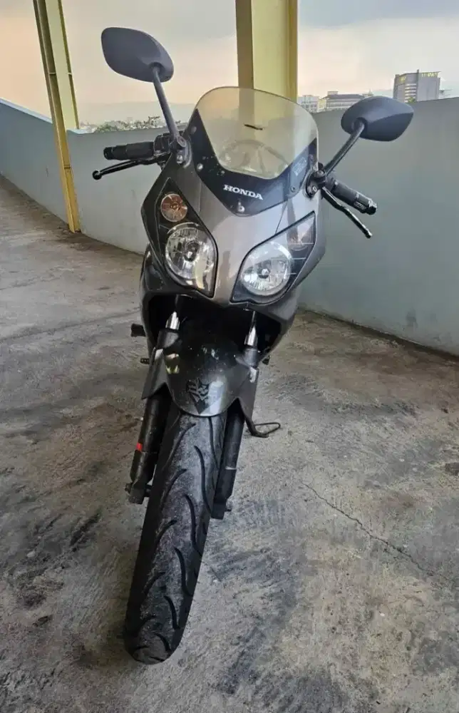 Honda CBR 150 R