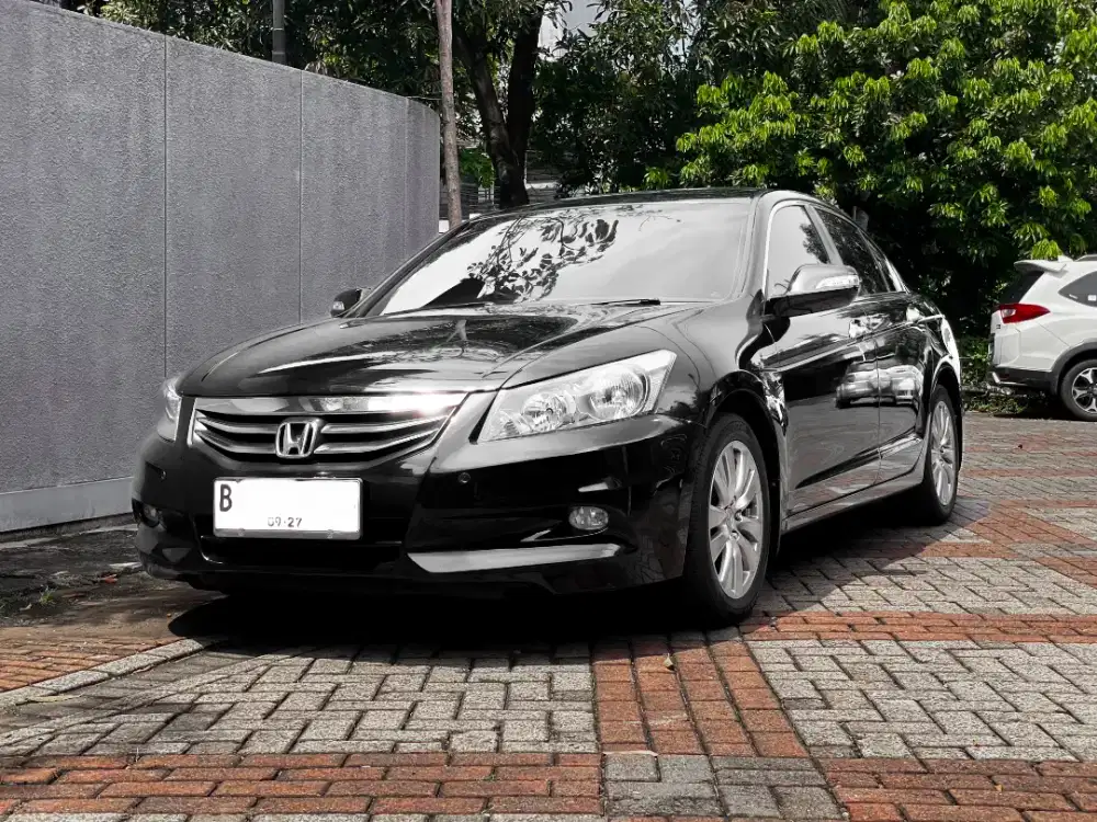 Honda Accord VTIL 2.4 matic hitam
