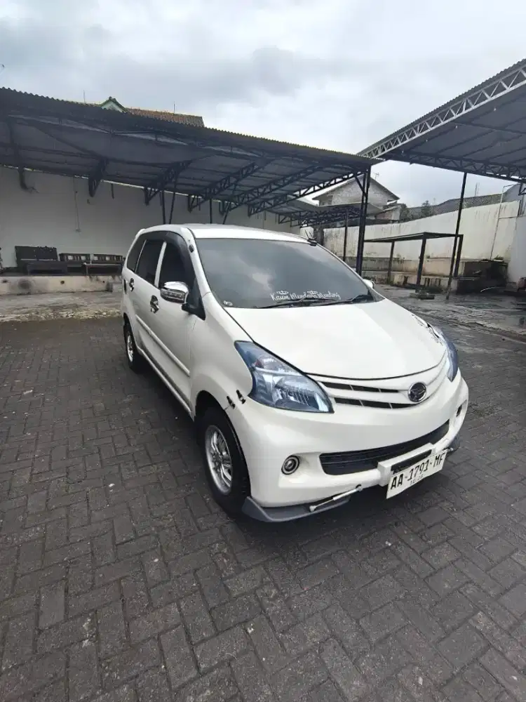Daihatsu Xenia 2013