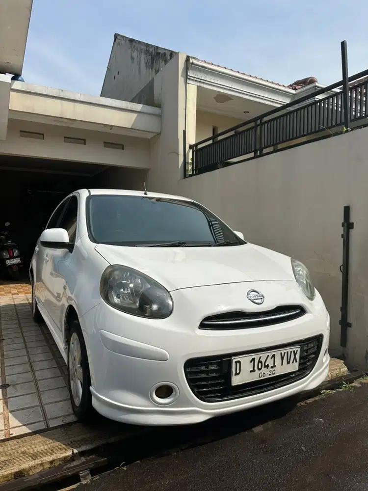 Nissan March 2013 Bensin