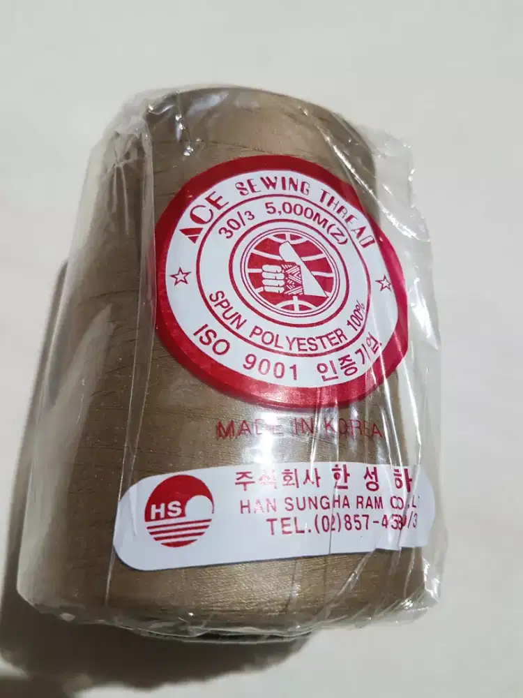 Benang jahit polyester
