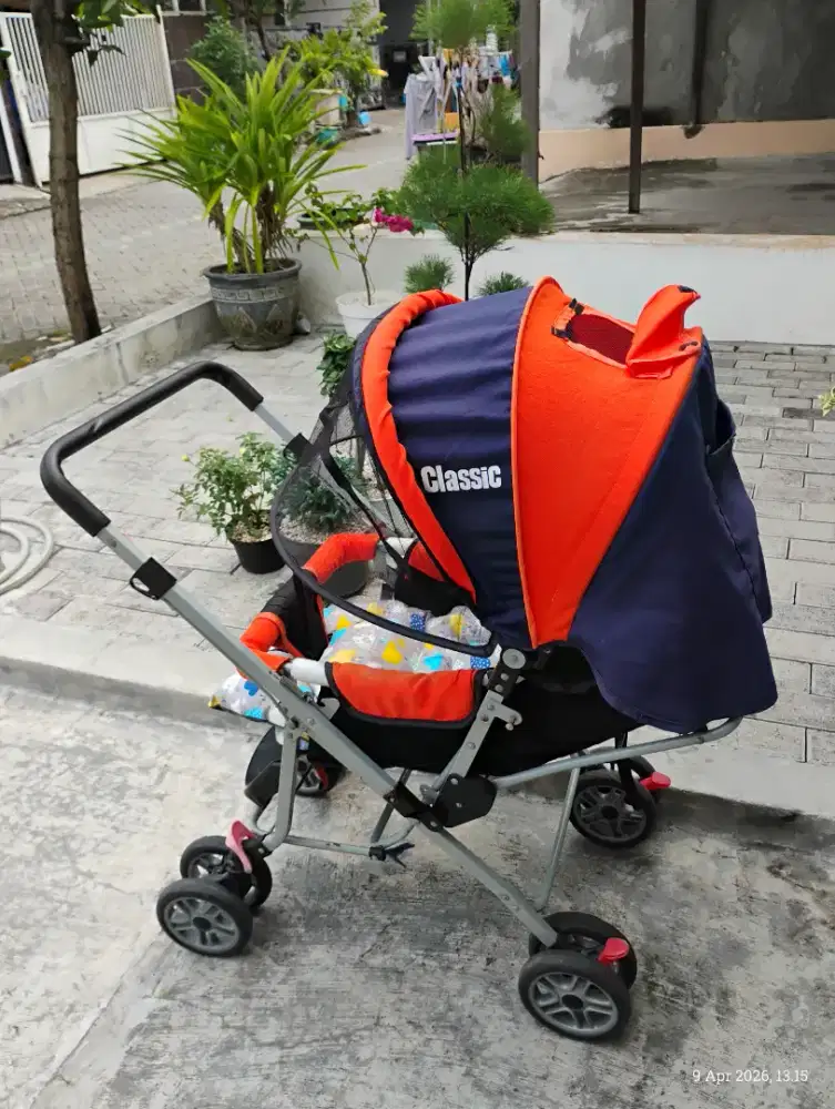 Stroller Murah Bekas Terlihat Baru