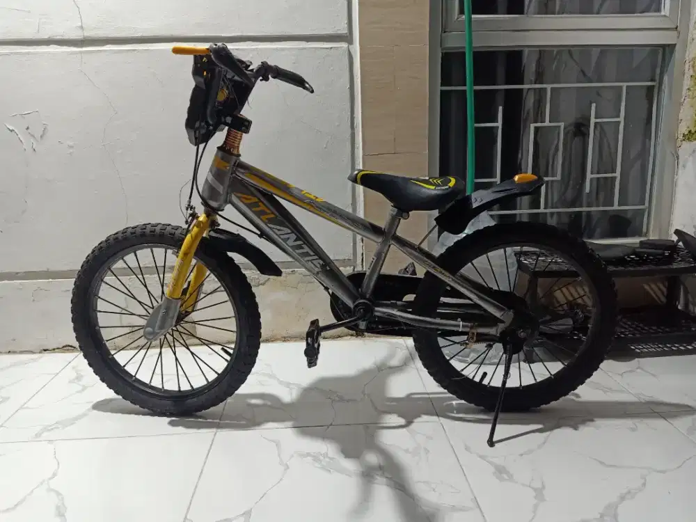 Dijual sepeda ATLANTIS 18 inc