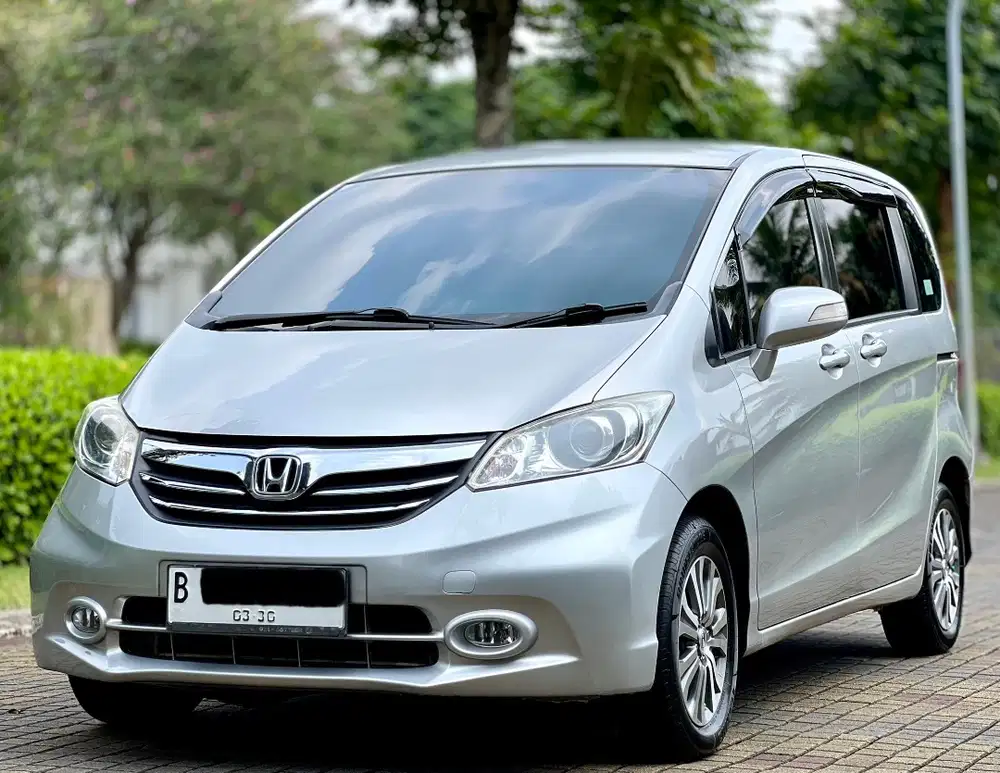 Pjk Pjg 1 th Low KM 86 rb an Honda Freed 1.5 S AT 2014 Dp Ringan