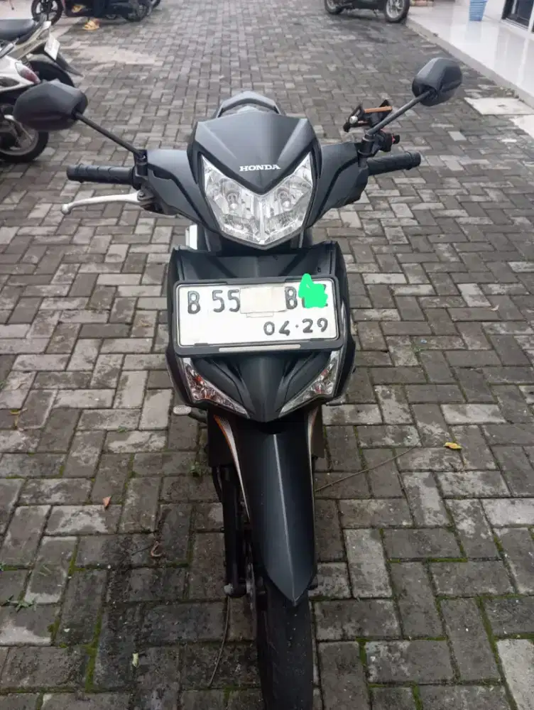 Honda Hitam 125 FI 2024