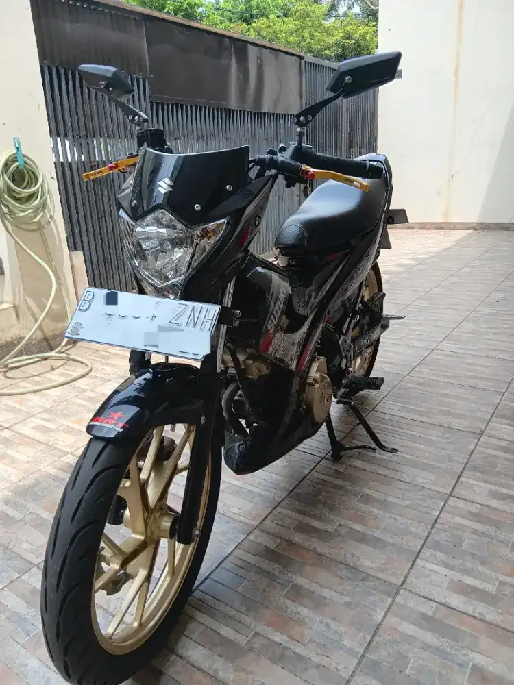 Suzuki satria 2012 / 2013 mulus seeprti baru motor kolektor