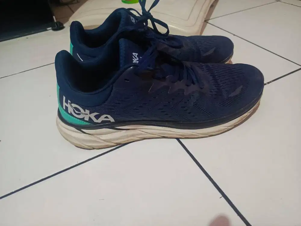 SEPATU RUNNING HOKKA CLIFTON 8 ORIGINAL MULUS NO MINUS DIMURAHIN AJA