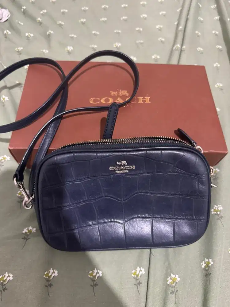 Tas coach preloved