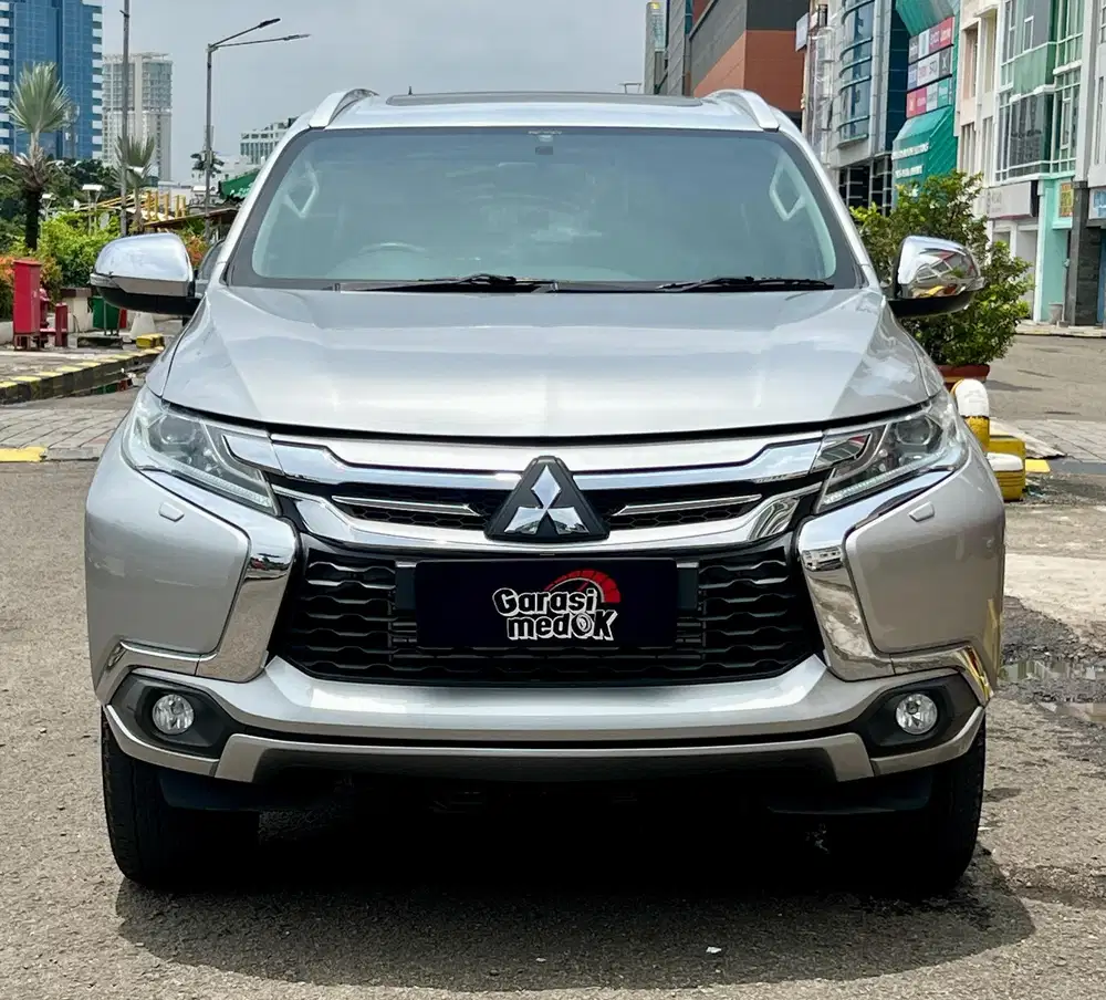 Mitsubishi Pajero Sport Dakar Solar Diesel 2016 Antik Low KM Murah