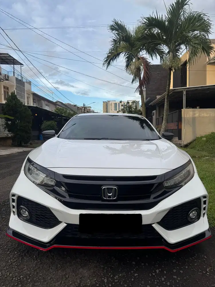 KM 21 Cash Only Honda Civic 1.5 E Turbo HB
