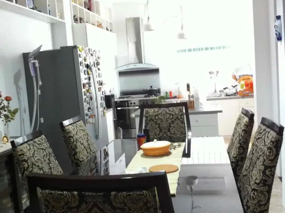 Rumah Bukit Golf Sentul 3 Lantai – 4 KT, Lokasi Ramai, Udara Sejuk, Harga Menarik