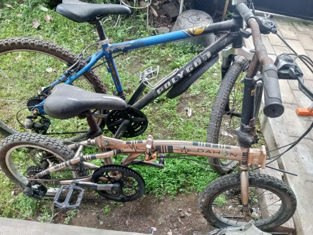 Sepeda lipat 16 bekas