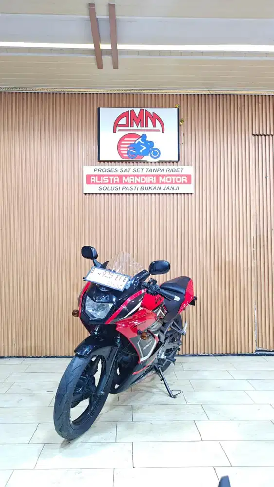 NINJA 150RR 2013. MESIN BODY KAKI2 AMAN. PAJAK ON. SS LENGKAP . NEGO