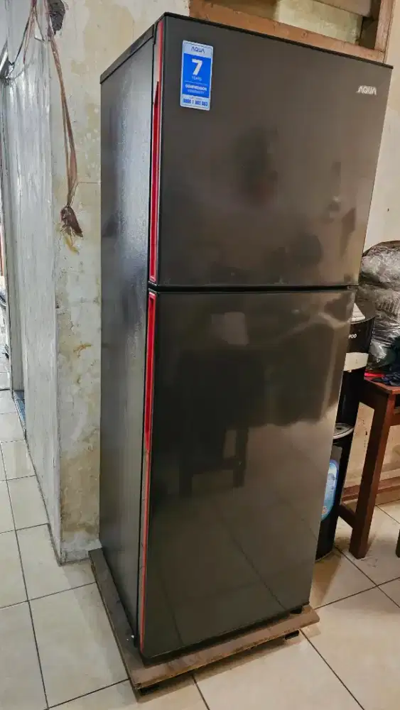 Kulkas aqua 2 pintu
