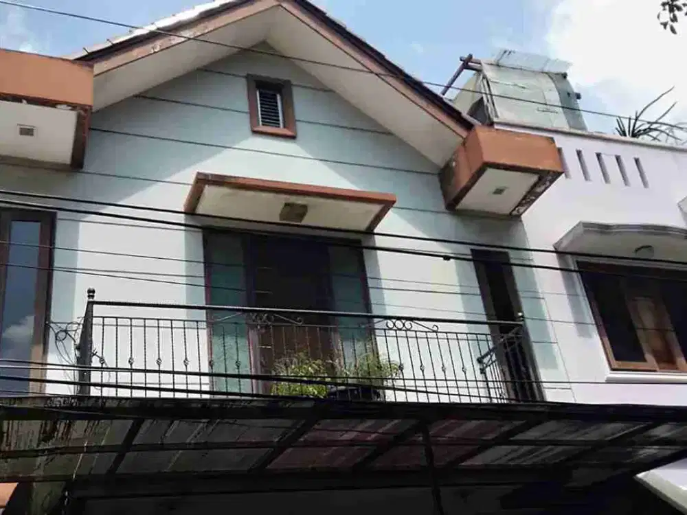 Dijual Rumah 2 Lt di Rawamangun dekat Terminal Rawamangun Jakarta Timur