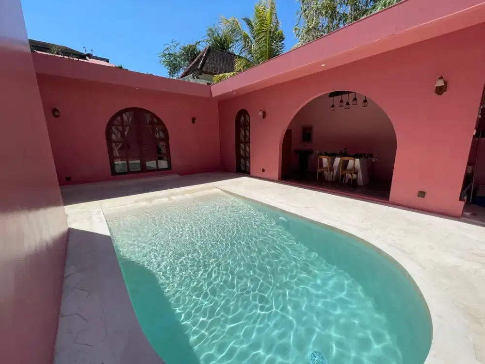 15-Year Leasehold Stunning Fully Furnished Villa in Prime Jimbaran Location, Just Minutes to the Beach